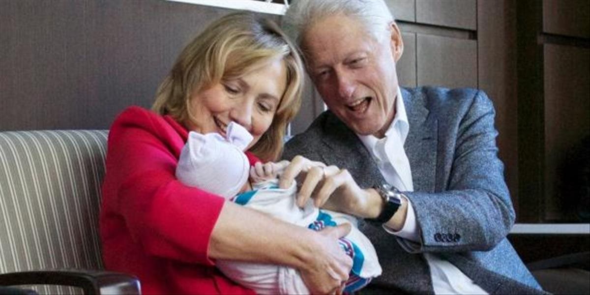 Bill a Hillary Clintonovci budú dvojnásobnými starými rodičmi