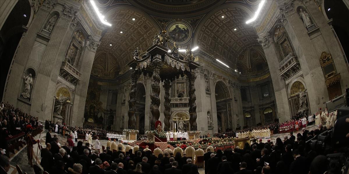 Polnočná omša vo Vatikáne: Pápež sypal kritiku