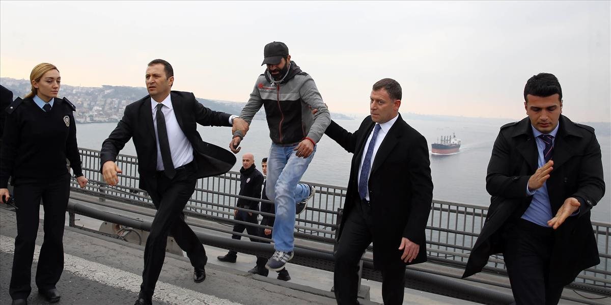 VIDEO Turecký prezident vyhovoril samovrahovi skok z mosta!