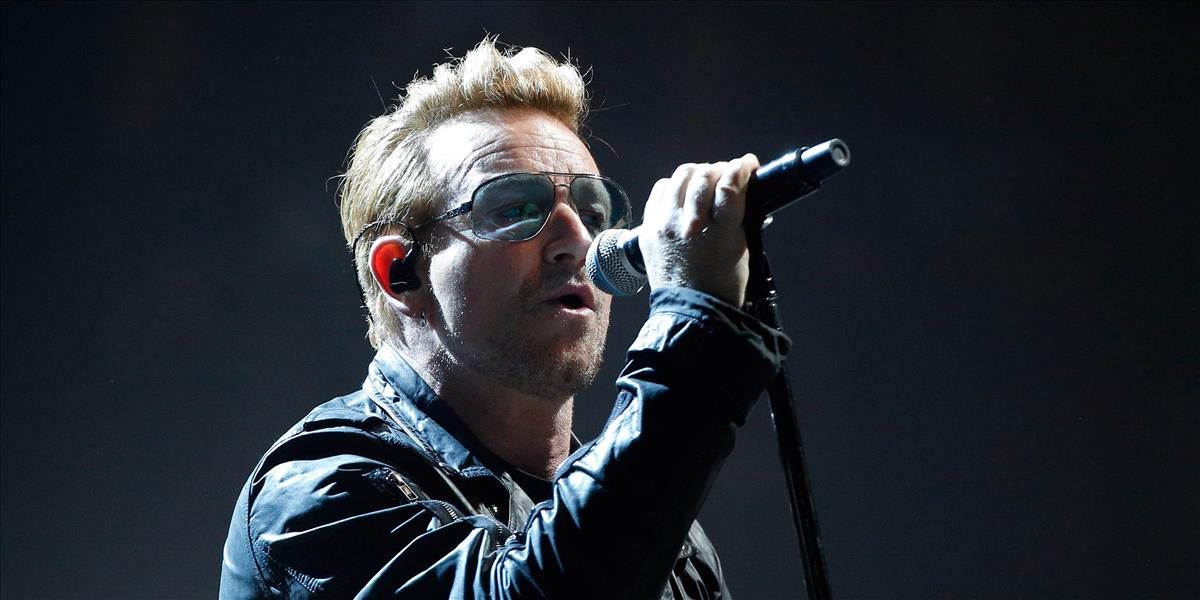Bono vystúpil na Štedrý deň na ulici v Dubline
