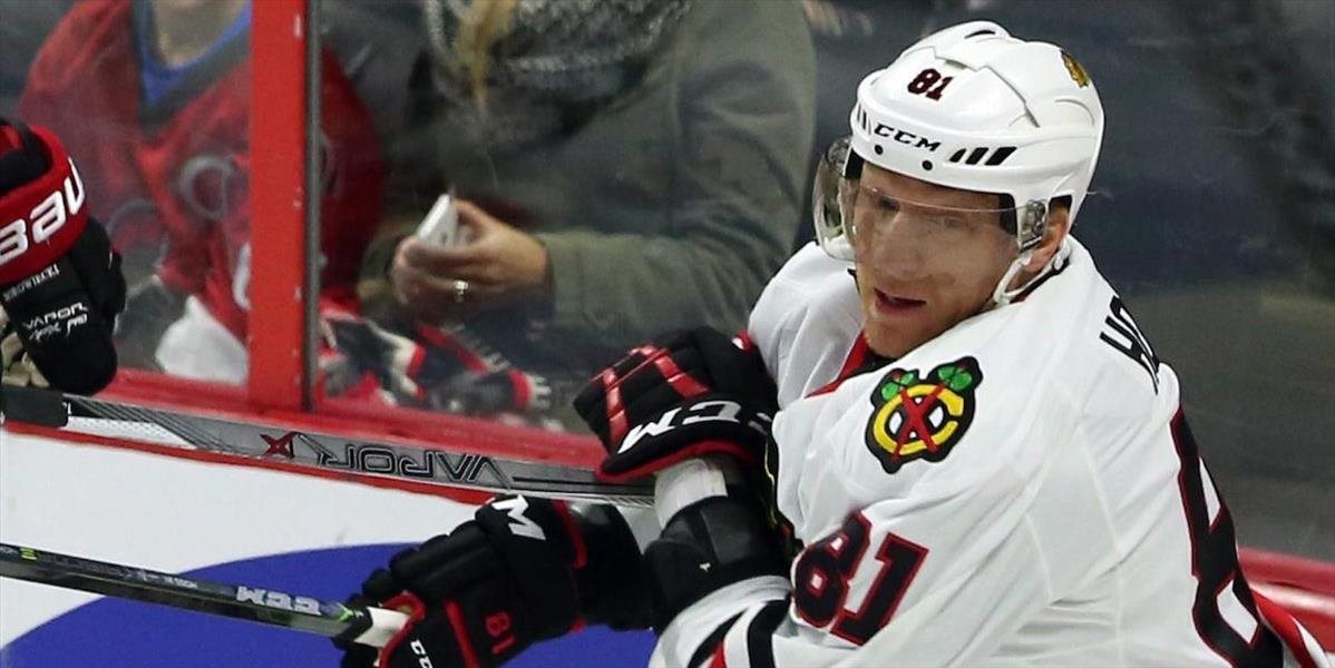 NHL: Hossa sa po dvojzápasovej absencii vracia do zostavy Chicaga