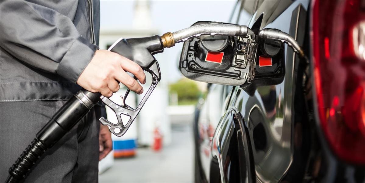Dobrá správa pre motoristov: Benzín a nafta by mohli mierne zlacnieť