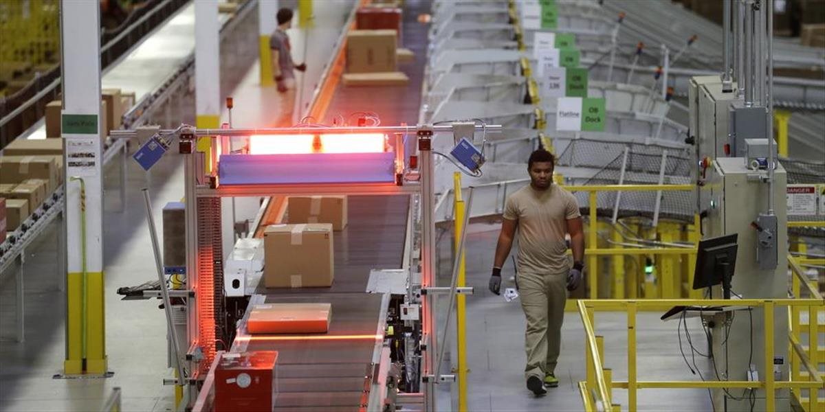 Amazon doručil pred sviatkami na celom svete rekordný počet položiek