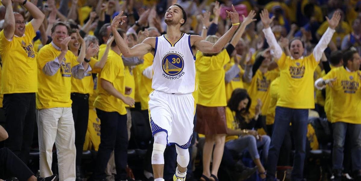 NBA: Golden State víťazne, Curryho triple-double