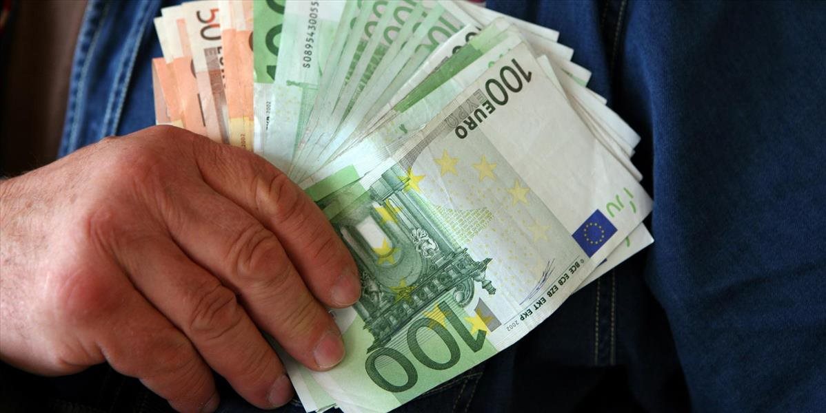 Viac ako tretina Slovákov počíta s budúcoročným zvýšením platu
