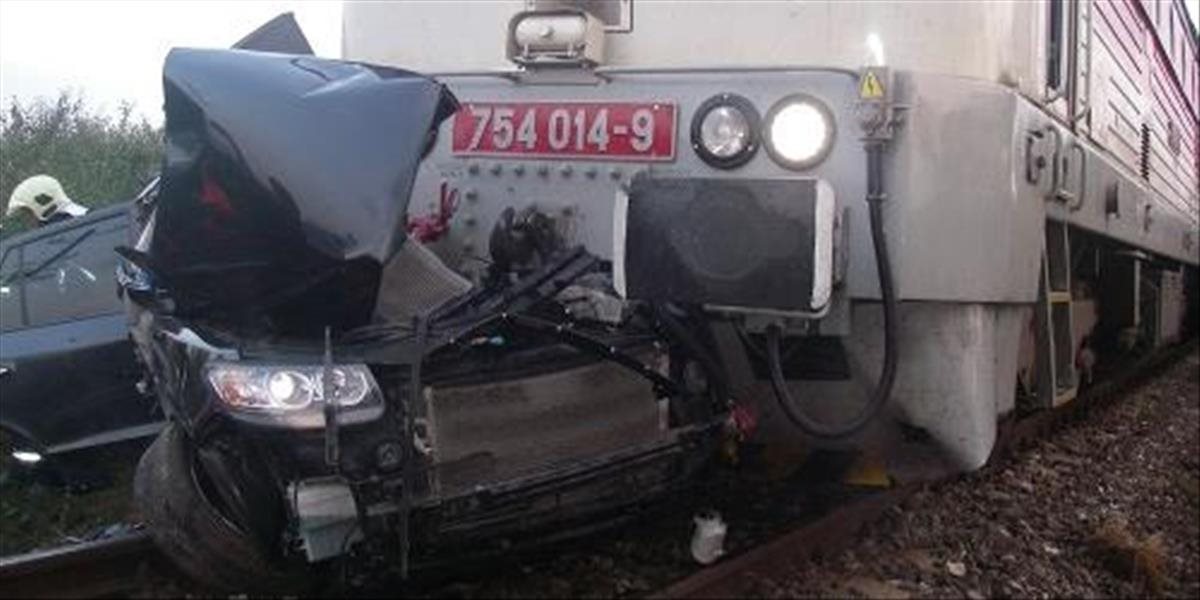 Tragický deň v Prešove: Vodič neprežil zrážku s vlakom, ďalší skončil v potoku