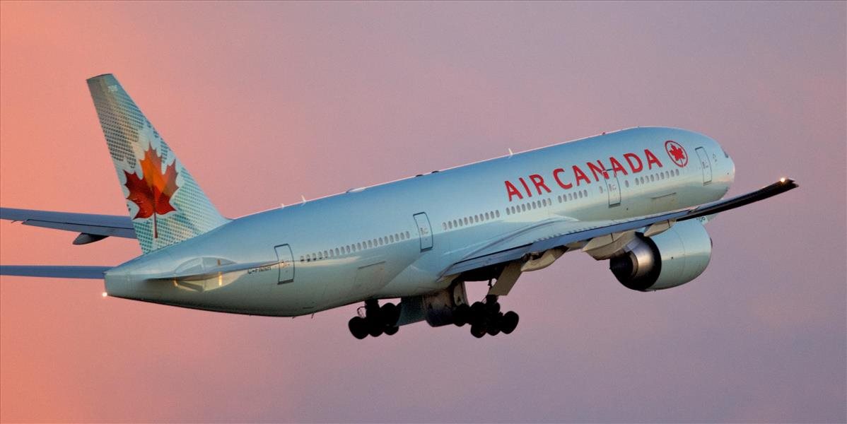 Lietadlo sa muselo vrátiť späť do Toronta, pasažier napadol letušku!