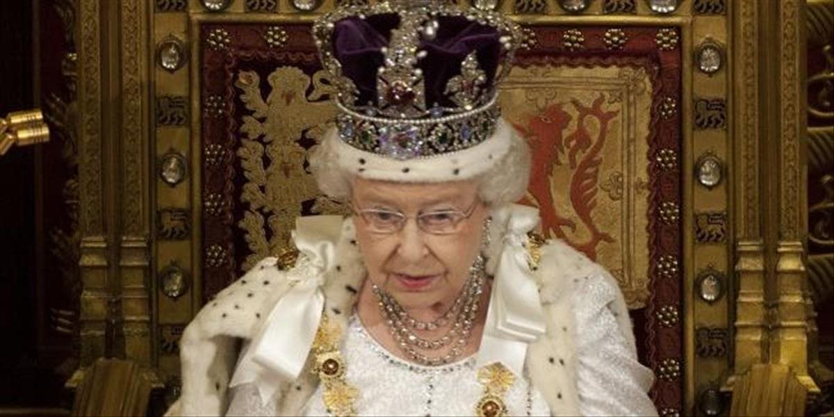 Britská kráľovná vyznamená čestnými titulmi stovky osobností