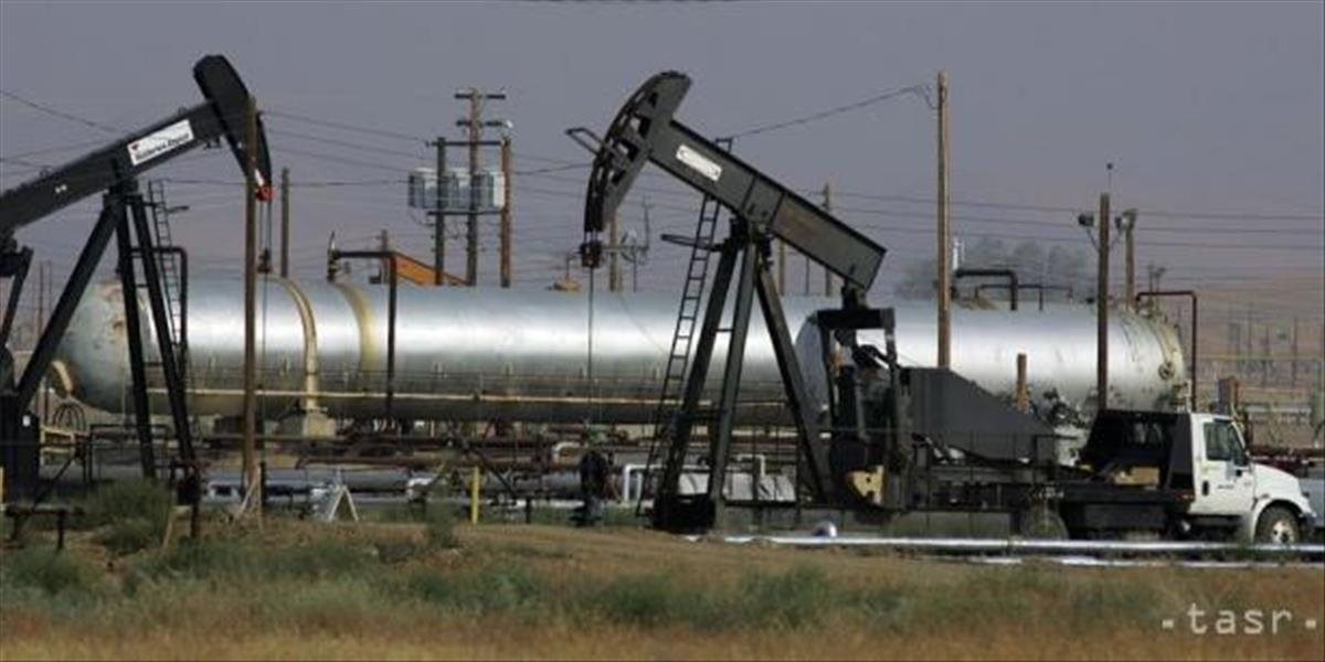 Ceny ropy mierne vzrástli, za rok 2015 sa však očakávajú výrazné straty