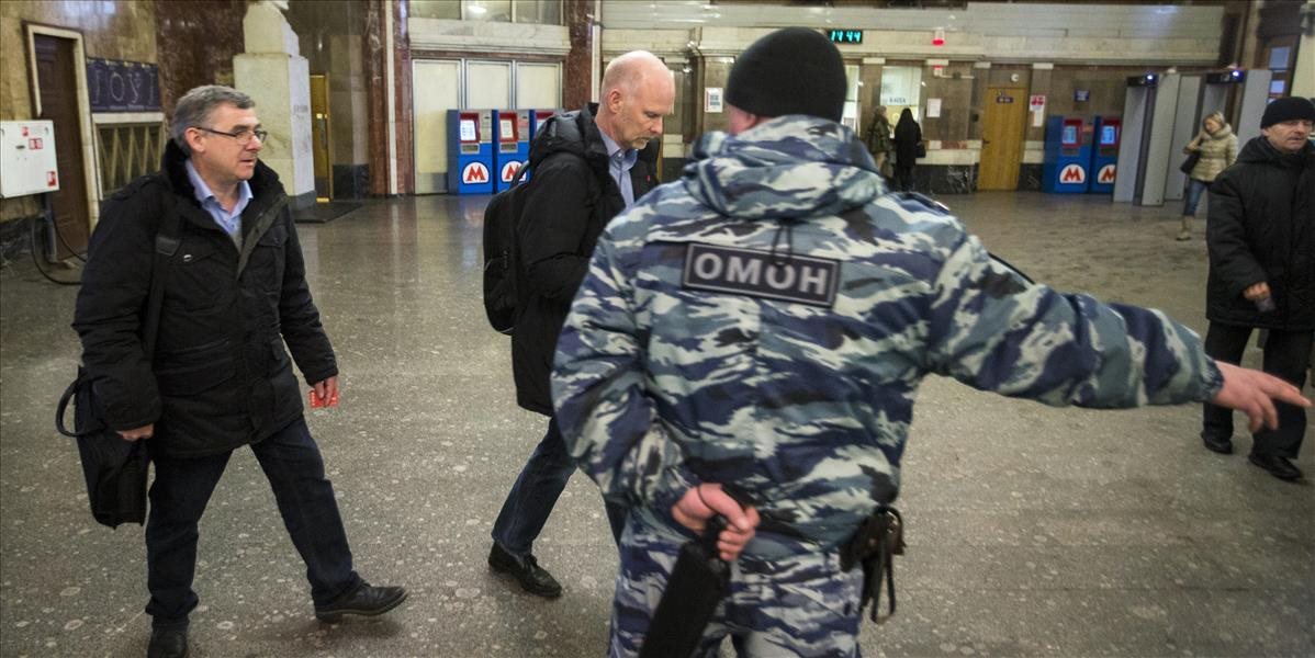 V Moskve zavládol strach: Pre bombovú hrozbu evakuovali dve železničné stanice