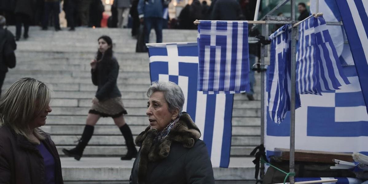Gréci sa stále zdráhajú vrátiť svoje peniaze do bánk