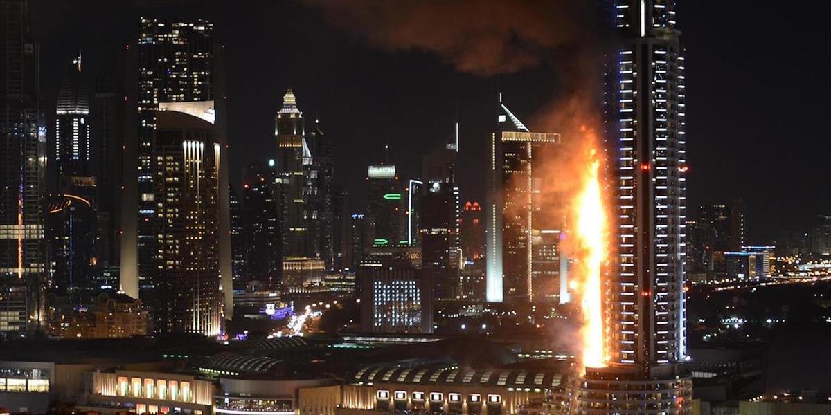Fotograf zostal uväznený na balkóne horiaceho hotela v Dubaji: Takto neuveriteľne sa zachránil!