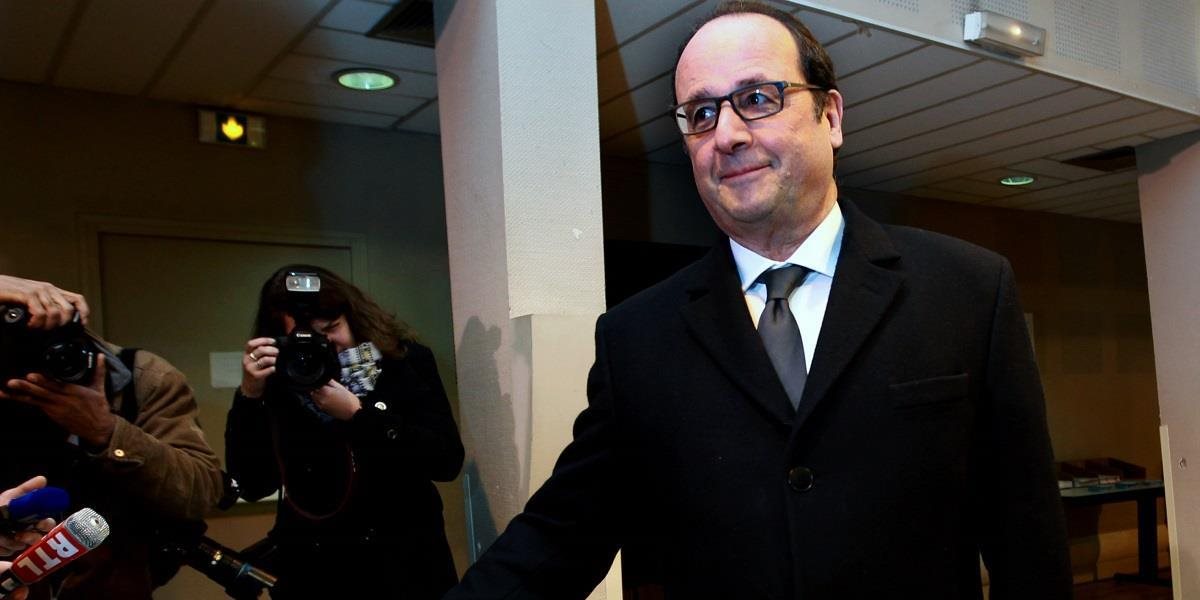 Francúzi v prezidentských voľbách nechcú Hollanda ani Sarkozyho