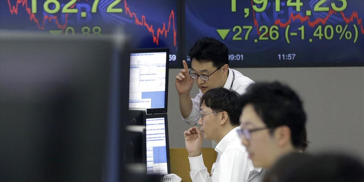 Akciové trhy Číne sa prepadli, obchodovanie na burzách zastavili