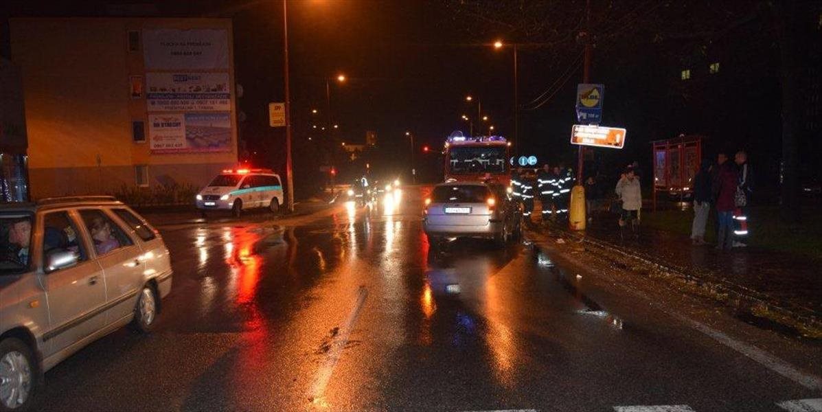 Nočný požiar v Prešove: Dve osoby sa nadýchali splodín