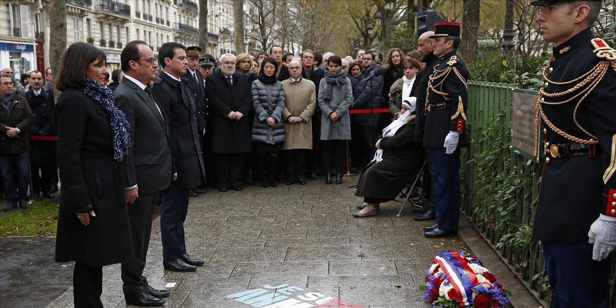 Hollande si uctil obete útoku na Charlie Hebdo