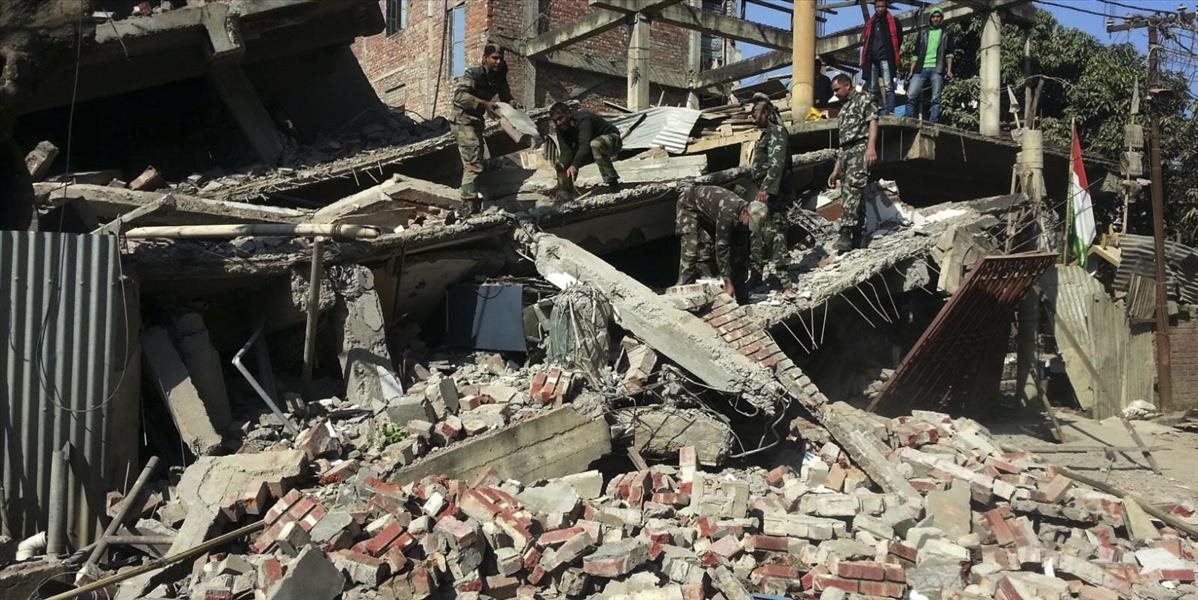 Pri zemetrasení v Indii zahynulo osem ľudí a 2-tisíc prišlo o strechu nad hlavou