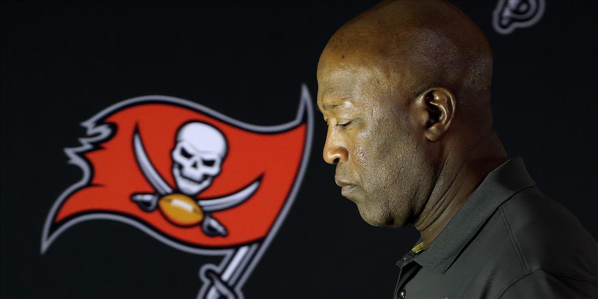 NFL: Tampa Bay prepustila kouča Smitha