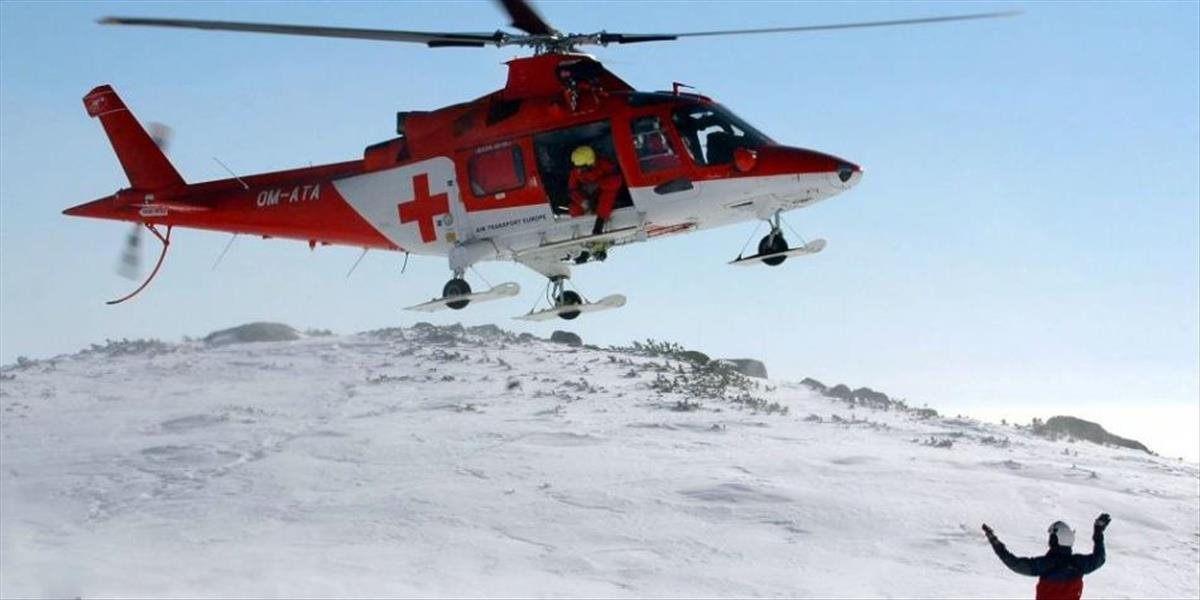 Leteckí záchranári pomáhali zraneným lyžiarkám na Martinských holiach