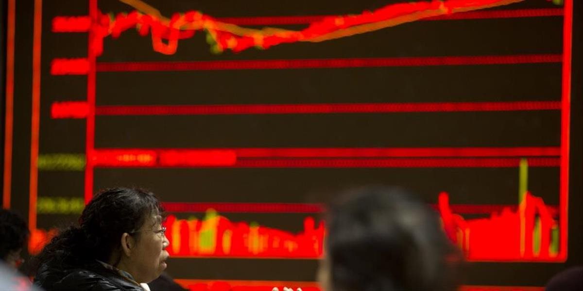 Po prudkých výkyvoch uzatvorili čínske akciové trhy obchodovanie rastom