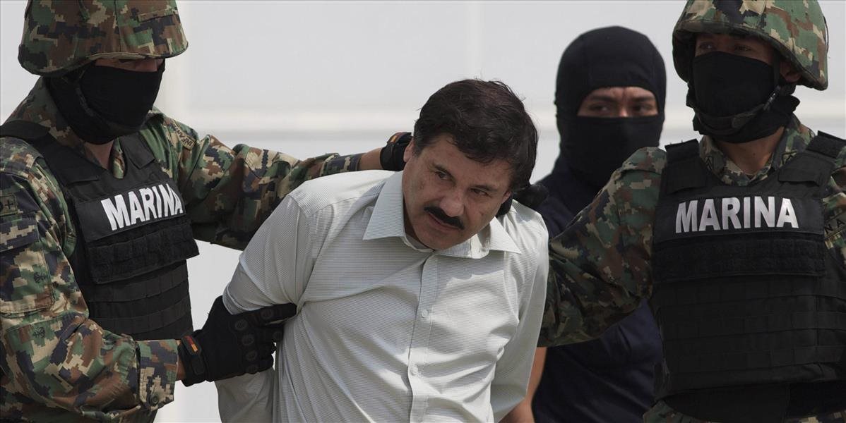 Mexického narkobaróna previezli späť do väznice Antiplano, odkiaľ utiekol cez sprchu