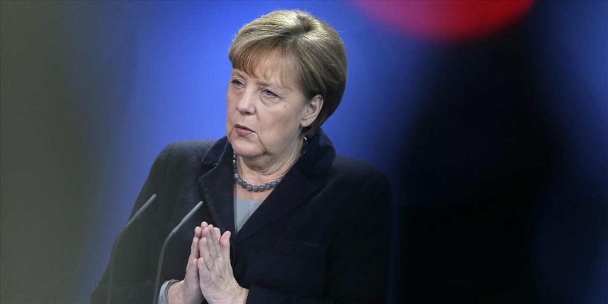 Merkelovej CDU vyzýva po kolínskych útokoch na prísnejšie azylové zákony