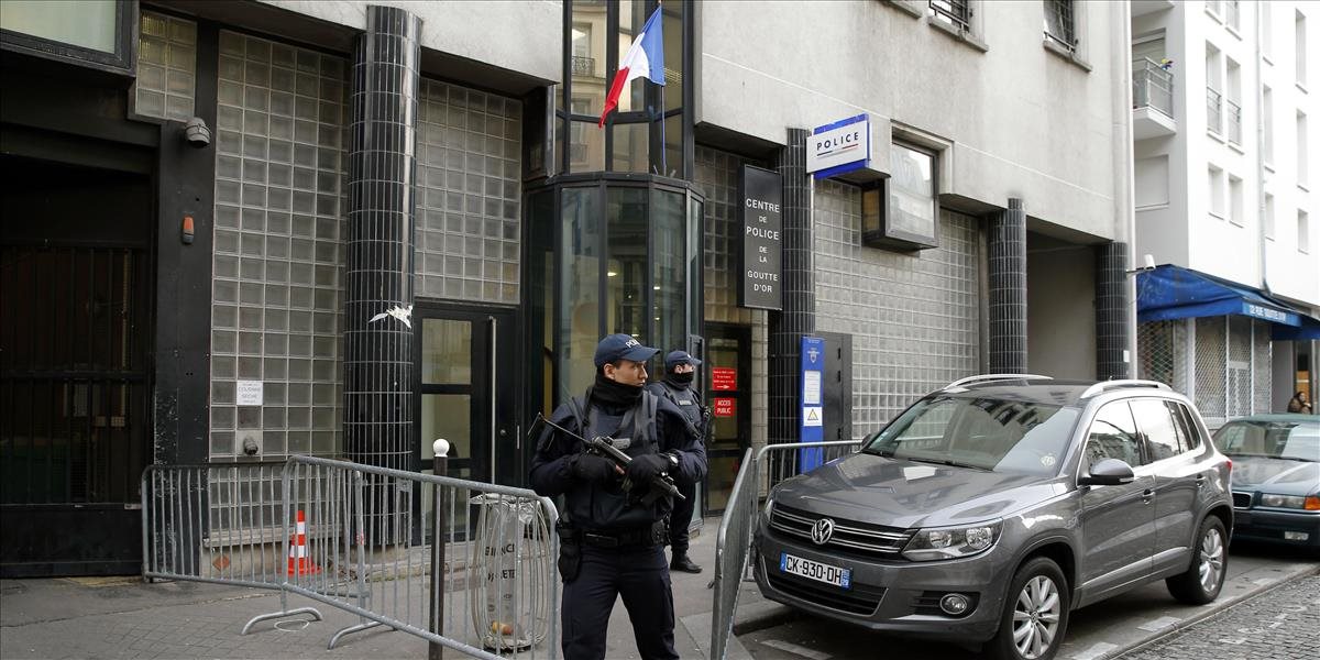 Útočník na policajný komisariát v Paríži žil v ubytovni pre azylantov v Nemecku