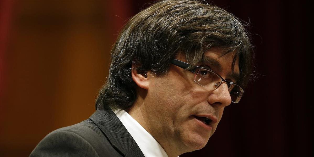 Za nového šéfa katalánskej vlády zvolili separatistu Puigdemonta