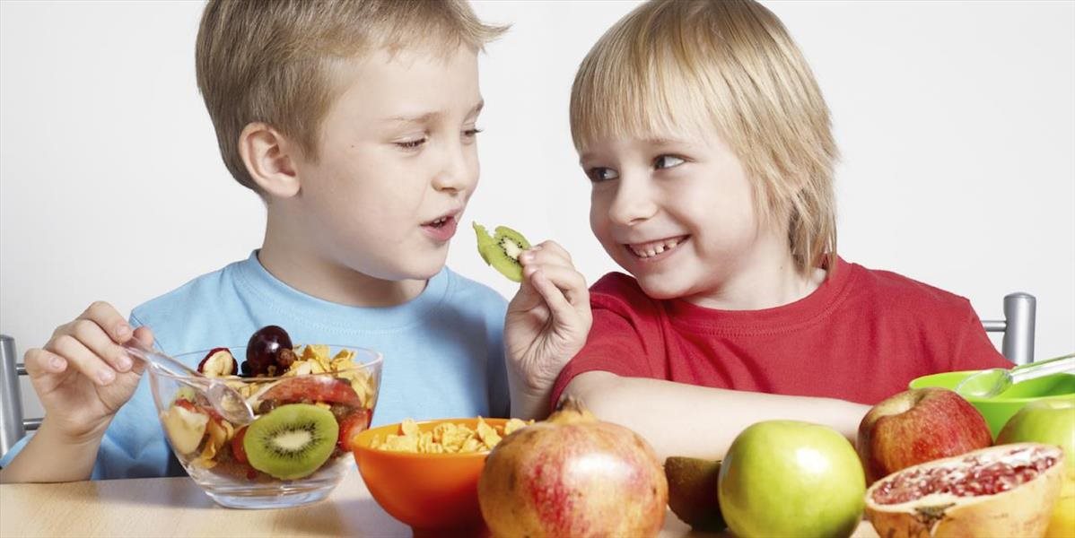 Európski poslanci odobrili novú schému pre ovocie, zeleninu a mlieko na školách