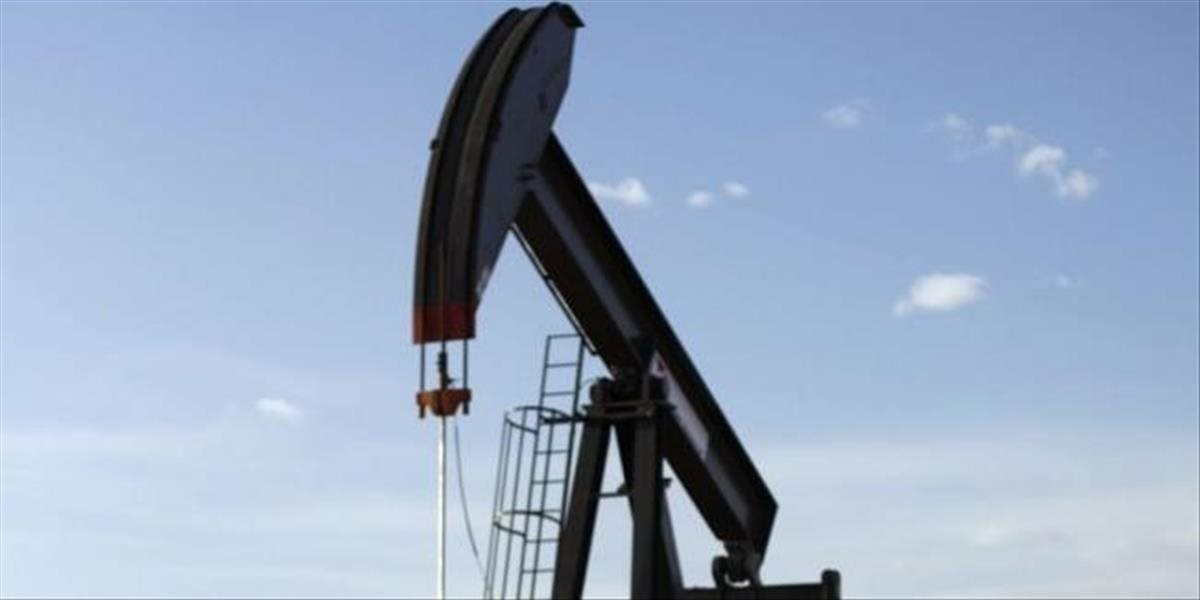 Ceny ropy po výraznom prepade ďalej klesajú