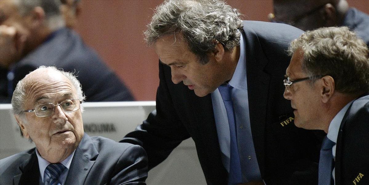 Žalobcovia FIFA žiadajú pre Blattera s Platinim doživotie