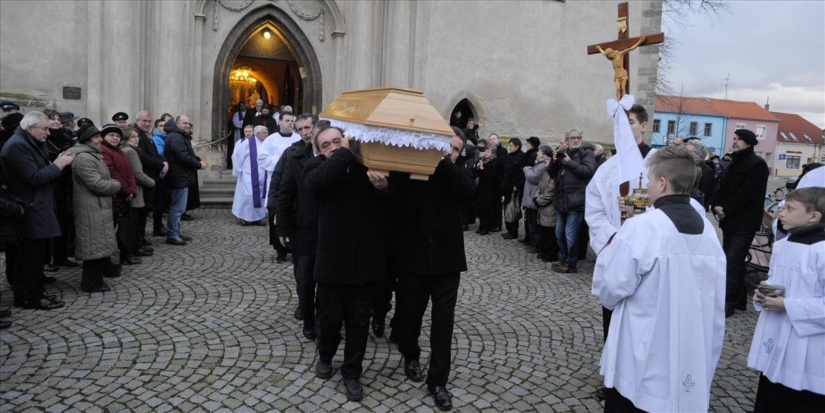 FOTO Posledná rozlúčka: Antona Srholca pochovali v rodnej Skalici
