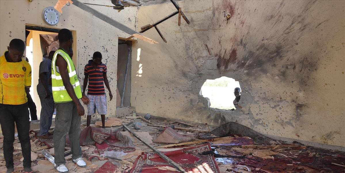 V kamerunskej mešite sa odpálili dve samovražedné atentátničky, zabili najmenej desať ľudí