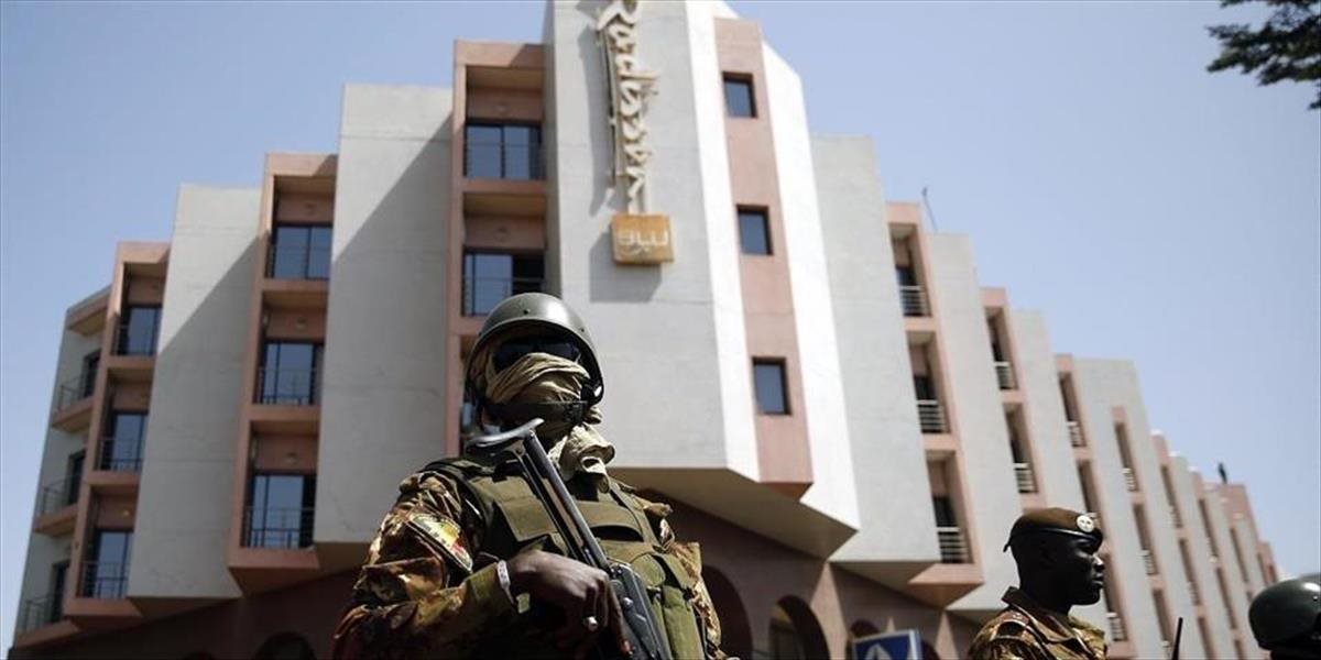 Súd obžaloval 2 mužov zo spoluúčasti na útoku na luxusný hotel v Bamaku