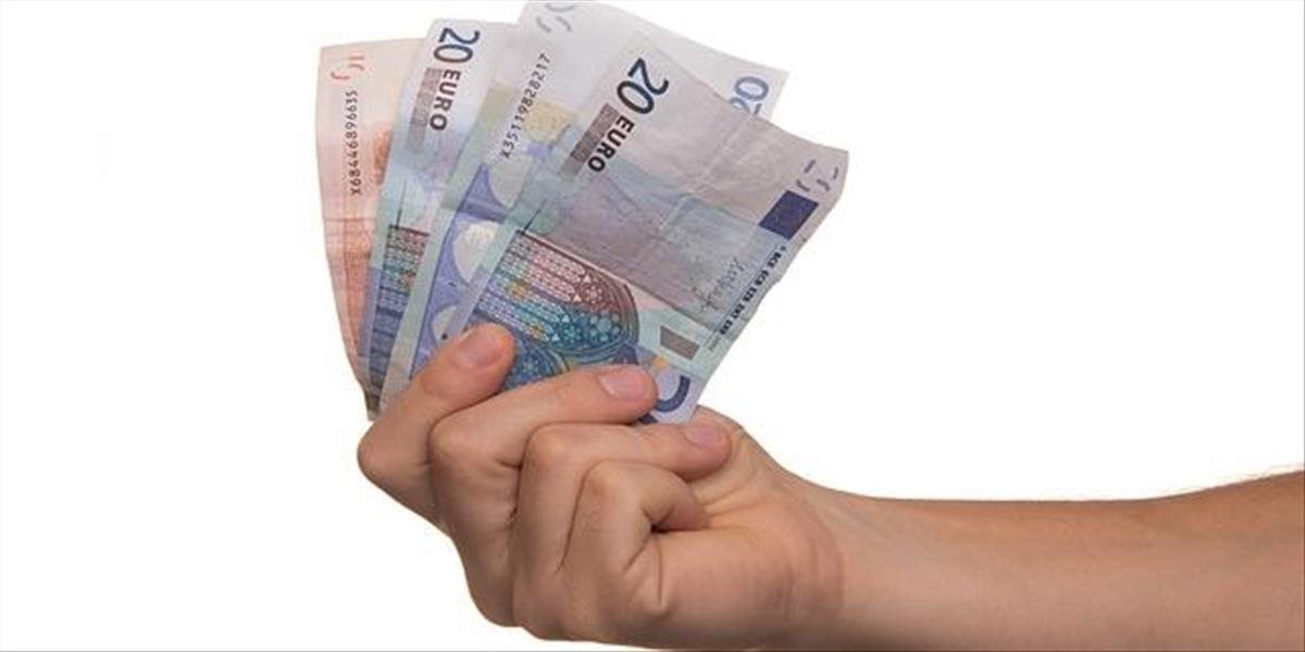 Reálne mzdy na Slovensku majú rásť, pomôže im nulová inflácia