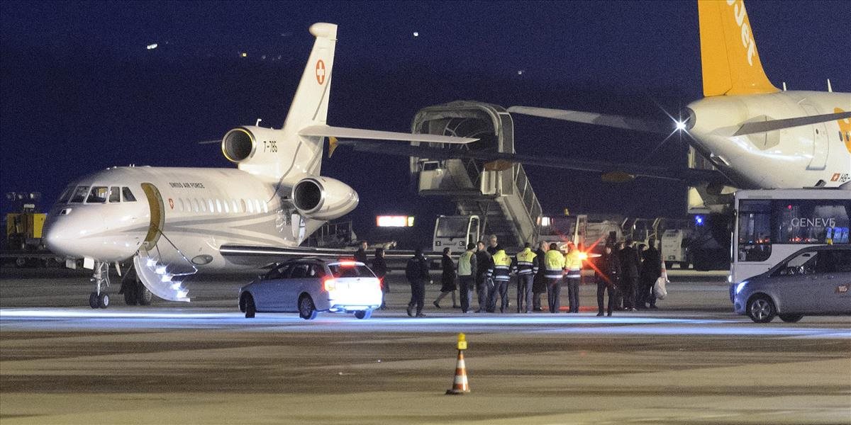 V Ženeve pristálo lietadlo s prepustenými Američanmi