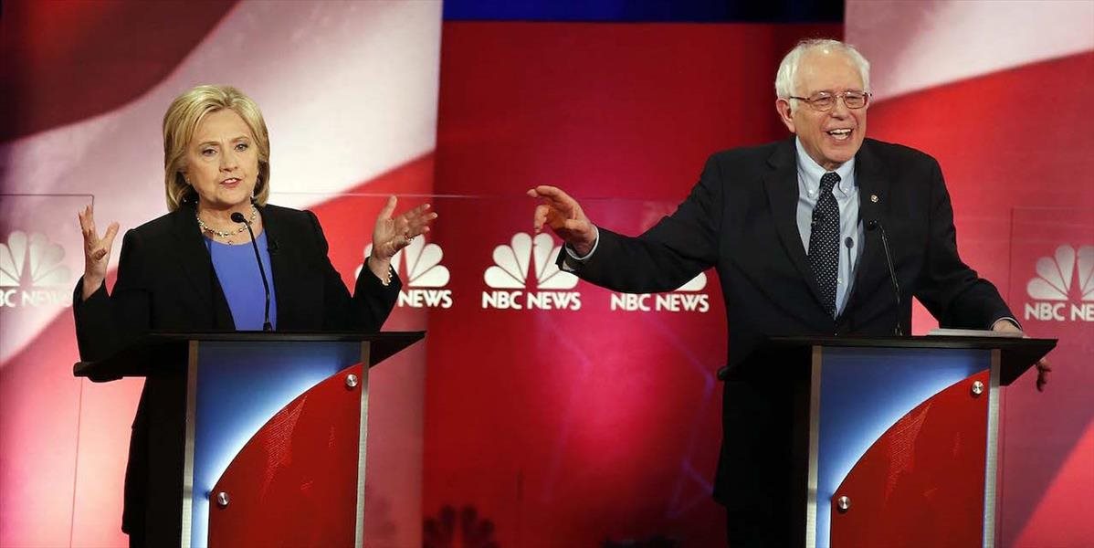 Clintonová a Sanders diskutovali najmä o zbraniach a zdravotnej starostlivosti