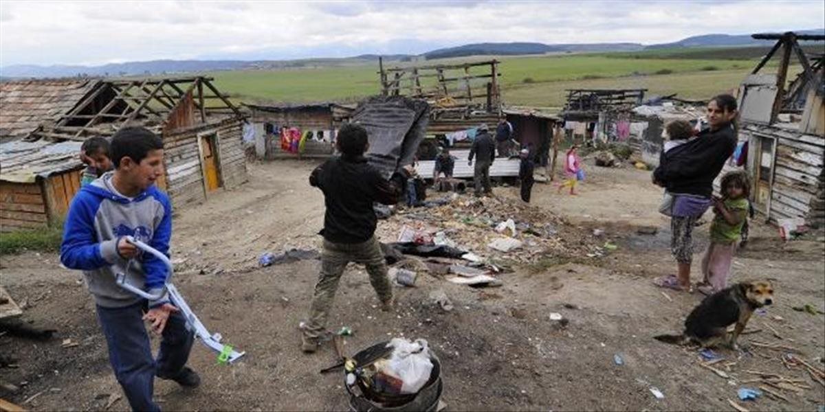 V obci Svinia zhoreli tri rómske chatrče, o domov prišli desiatky ľudí