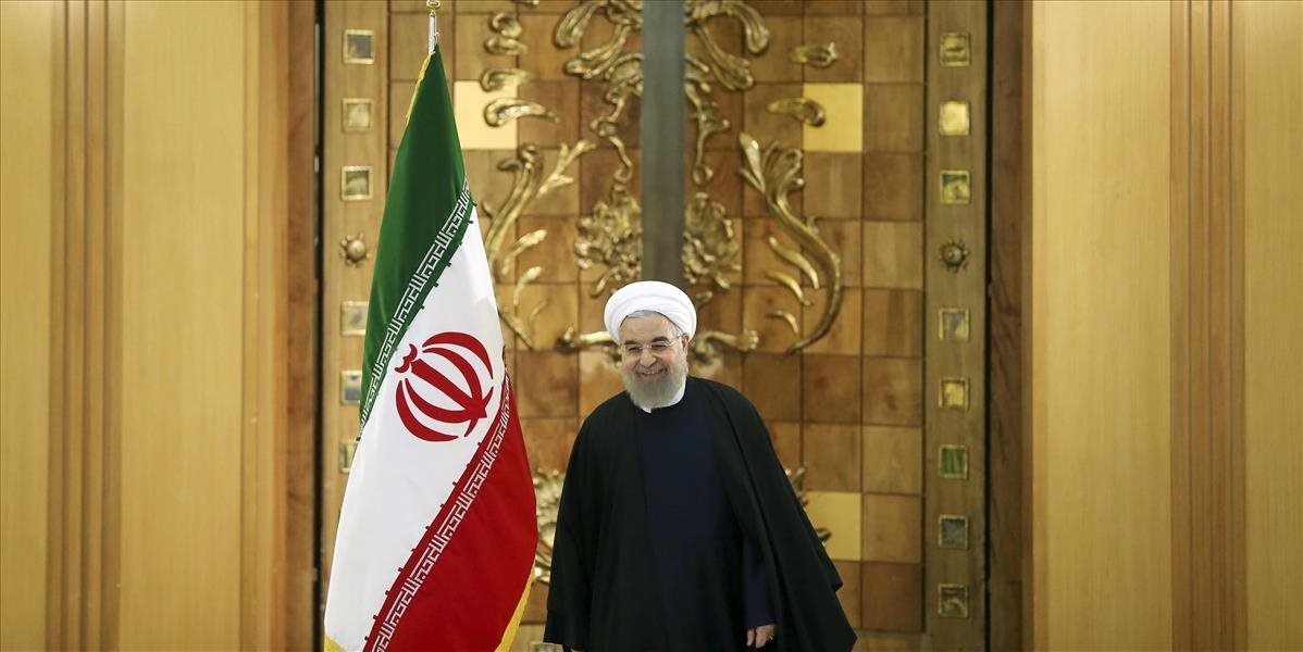 Chameneí privítal jadrovú dohodu, varoval pred vierolomnosťou USA