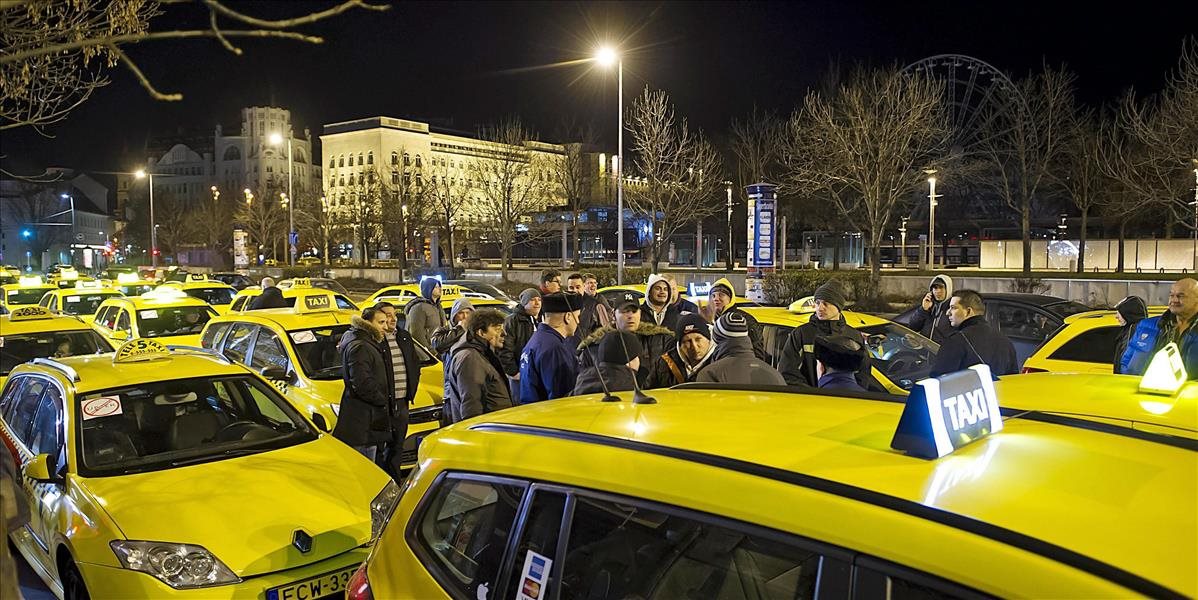 Protest budapeštianskych taxikárov proti Uber sa predčasne skončil