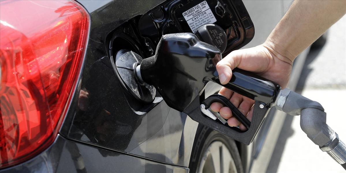 Ceny pohonných látok pokračovali v znižovaní