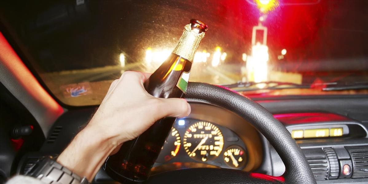 Opitý mladý vodič zavinil dopravnú nehodu