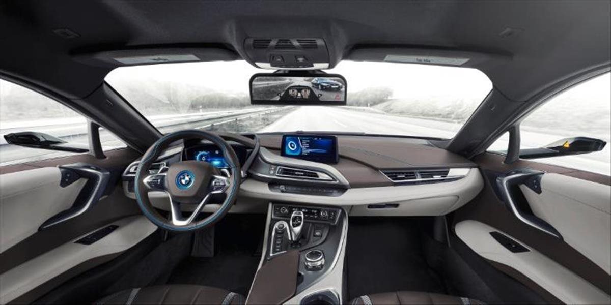 VIDEO Revolúcia v automobilovom priemysle: BMW predstavilo auto bez spätných zrkadiel