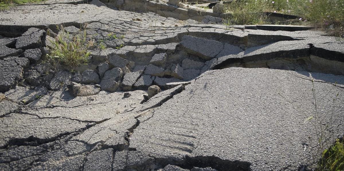 Silné zemetrasenie spôsobilo v Melille paniku a poškodilo budovy