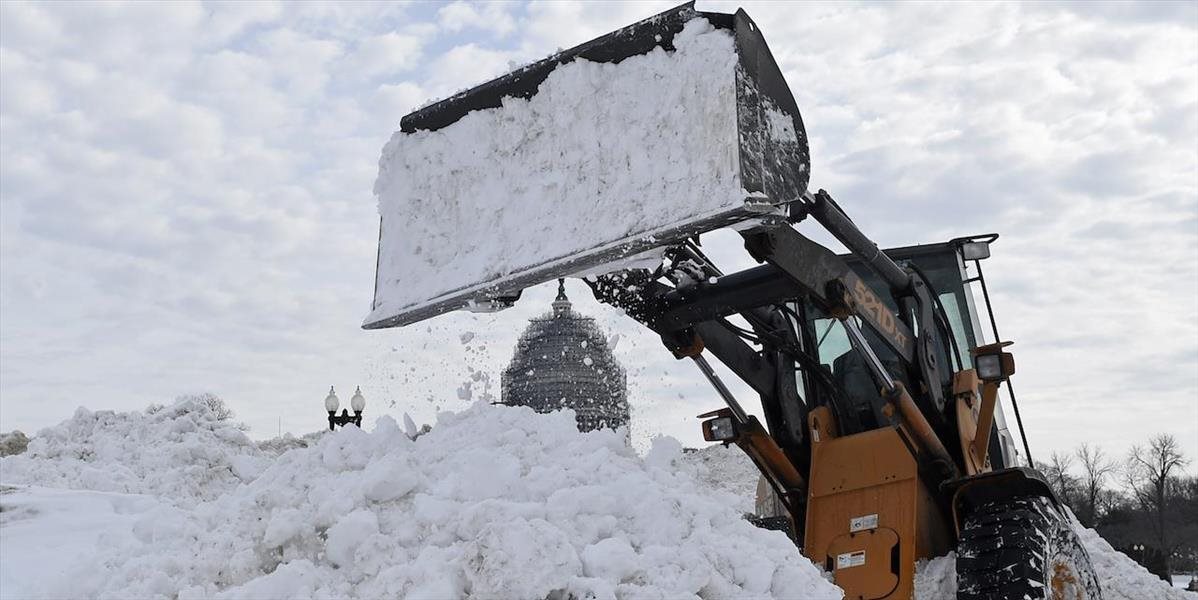 Snehová kalamita vo Washingtone: Úrady sú už tretí deň zatvorené