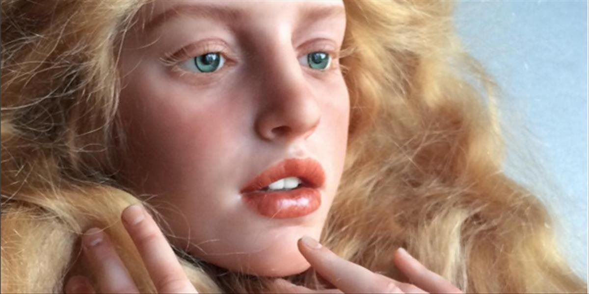 FOTO a VIDEO Strašidelná krása: Ruský umelec vyrába bábiky ako živé dievčatá