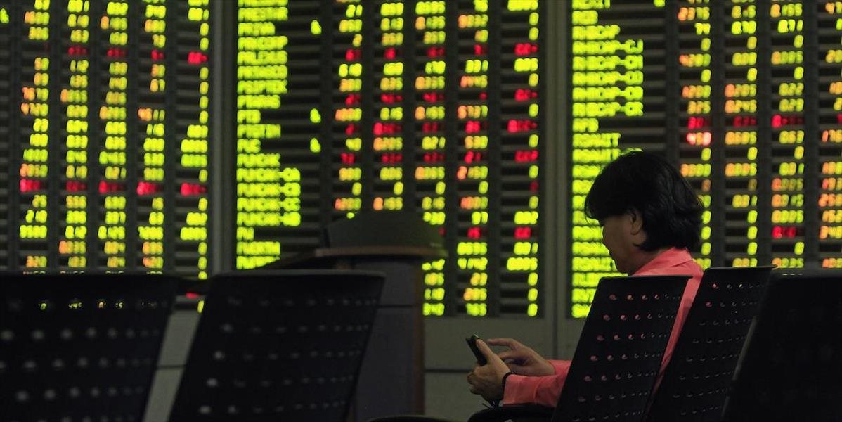 Čínske akcie padli na nové 1-ročné minimum