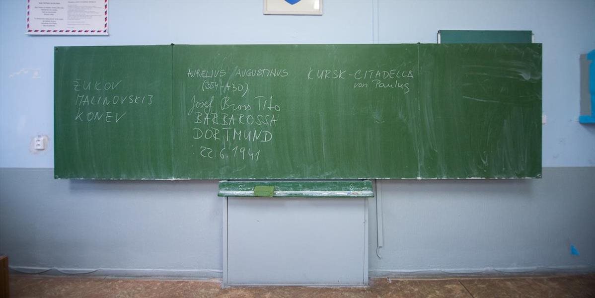 Do štrajku dnes vstúpili aj učitelia z gymnázia a ZŠ Š. Moysesa v Žiari nad Hronom