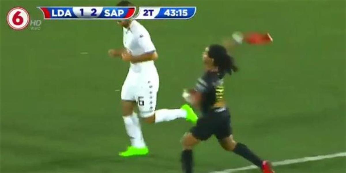 VIDEO Kostarický futbalista nezvládol nervy na uzde