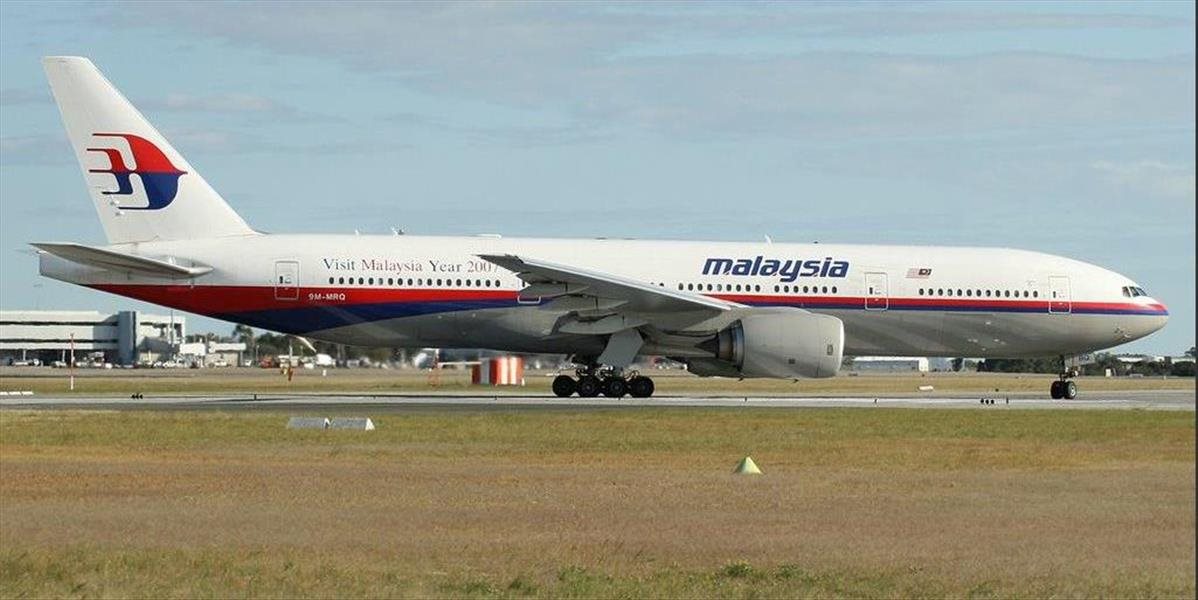 V Malajzii vyplavilo kus lietadla: Môže ísť o trosky nezvestného letu